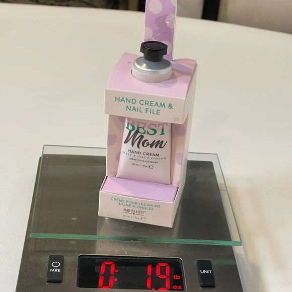 Tory Burch Perfume, Charcoal Peel Off Mask, Hand Cream & Nail File, Body Spray - Picture 15 of 15